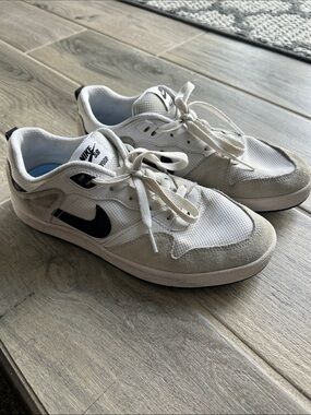 Nike- Women’s White and Black Alleyoop Sneakers